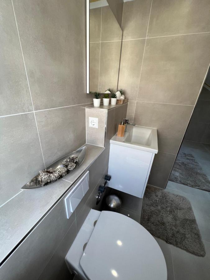 Ferienwohnung Lidu-Jene Eislingen Bagian luar foto