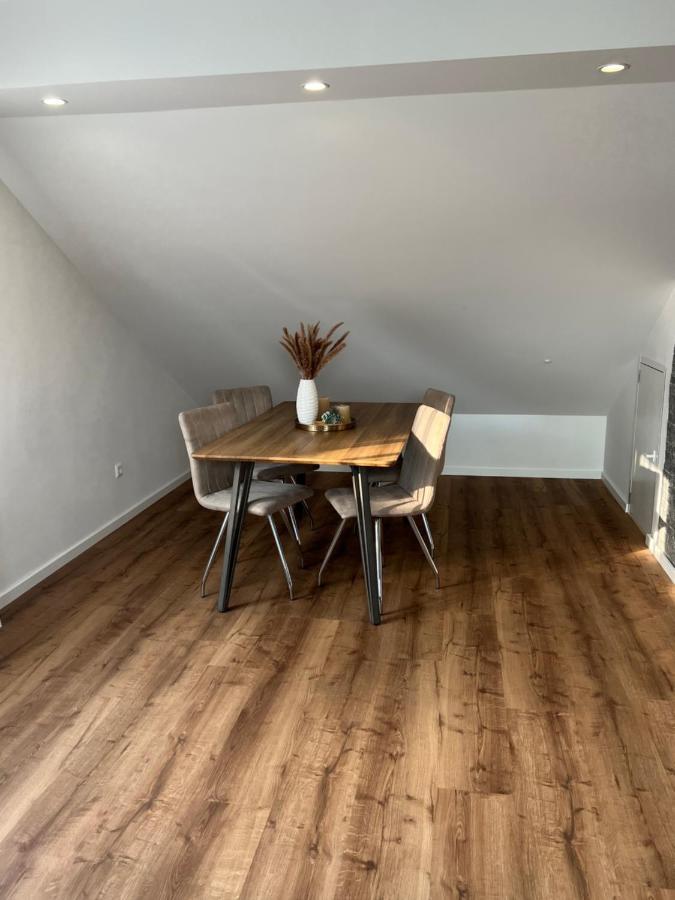 Ferienwohnung Lidu-Jene Eislingen Bagian luar foto